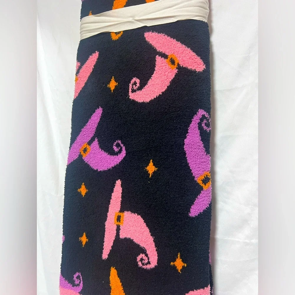 NWT Chelsea & Theodore Halloween Witch Hat Oversized Decorative Plush Throw COZY